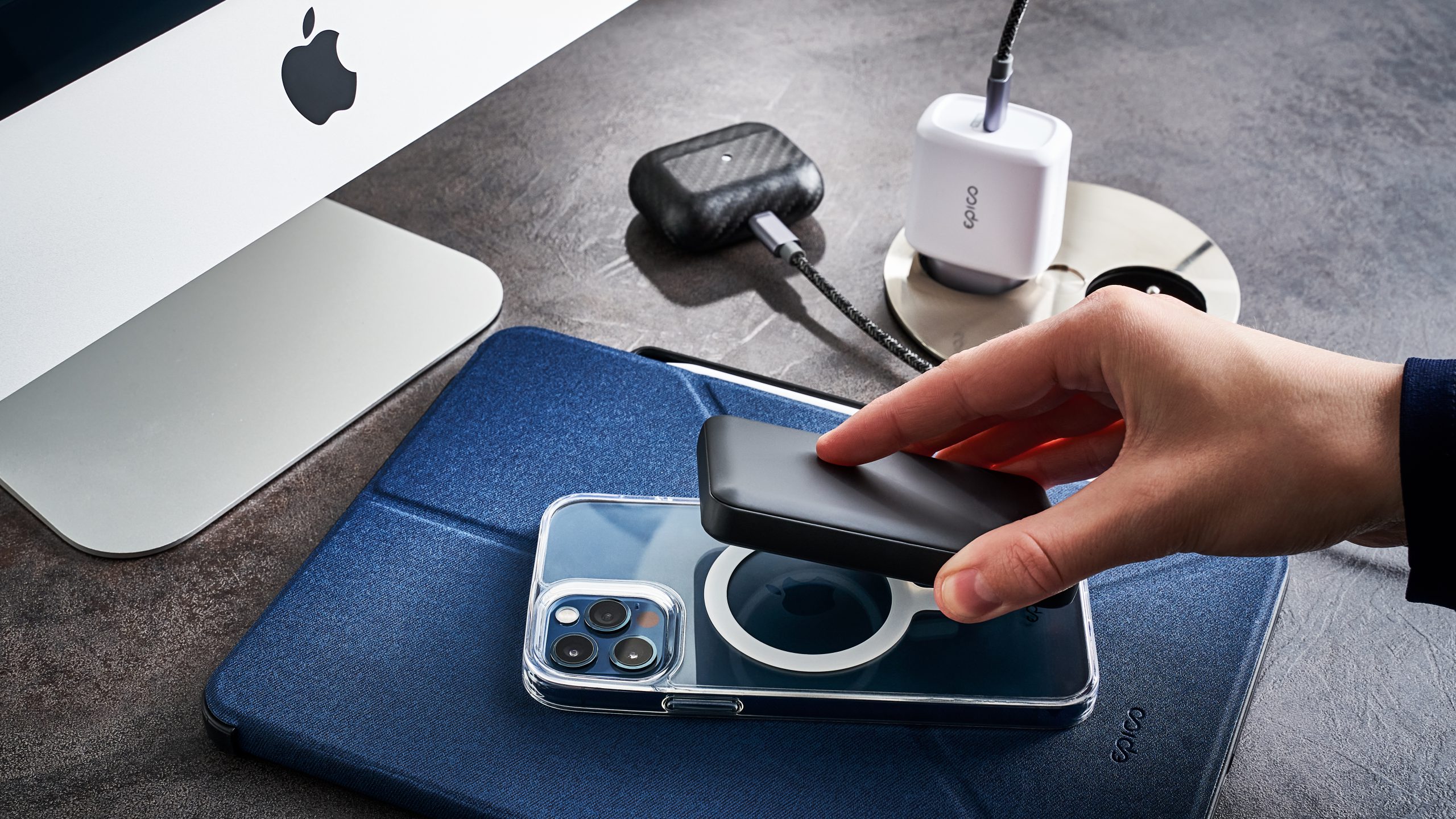 Magnetic wireless power bank magsafe